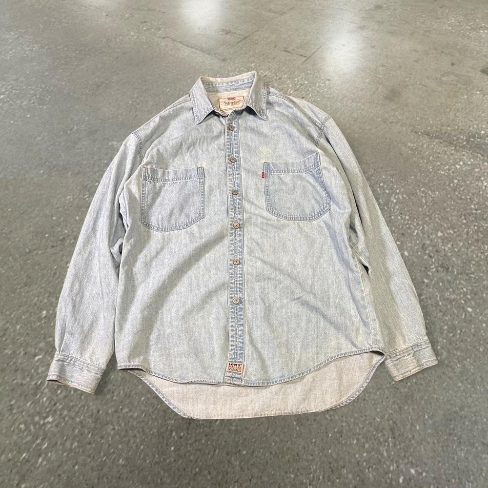 Vintage Levis Blue Denim Two Pocket Button Up Shirt Mens XL Light Wash